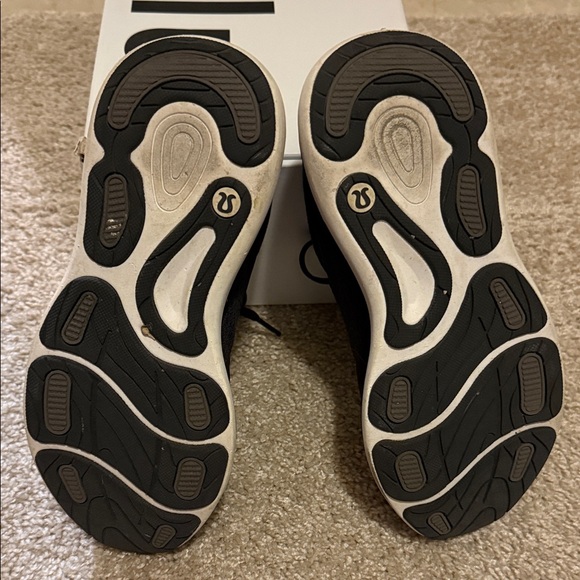 lululemon athletica Chargefeel Workout Low Black Sneakers - Picture 8 of 10